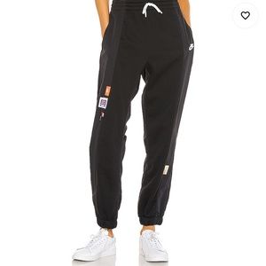 BNWT Nike Icon Clash Sweatpants